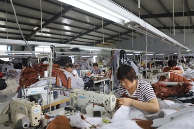 家門口就業，群眾腰包鼓起來——服飾產業發展的惠民之道